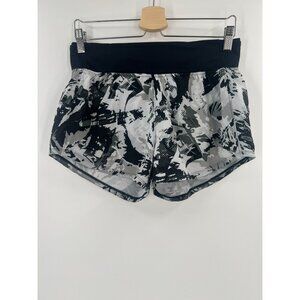 Under Armour Women Size M Speedpocket Athletic Shorts Black & White Camouflage